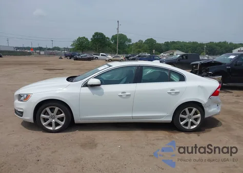 2016 Volvo S60 Premier из США, поврежденный, VIN YV126MFK4G2412051